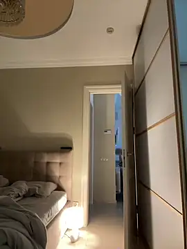 remirann  online show from January 7, 2025, 10:55 am