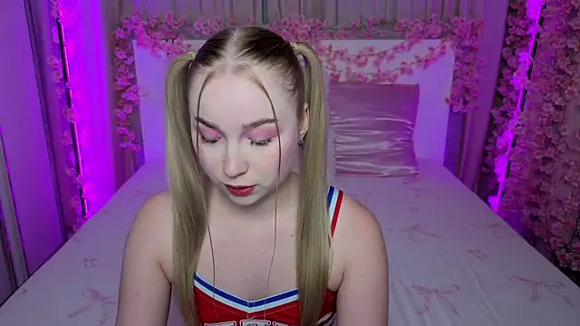 Snapshot of LilyStarlight chatting on June 29, 2026, 3:46 am LilyStarlight online show from June 29, 2026, 3:46 am