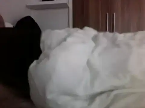 Snapshot of Cezar993 chatting on January 13, 2025, 6:27 am Cezar993 online show from January 13, 2025, 6:27 am