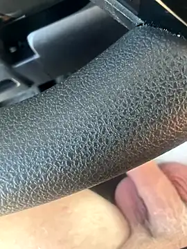 Snapshot of Cezar993 chatting on September 19, 2025, 2:43 pm Cezar993 online show from September 19, 2025, 2:43 pm