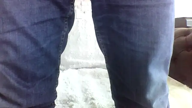 Snapshot of Cezar993 chatting on March 13, 2025, 6:48 am Cezar993 online show from March 13, 2025, 6:48 am