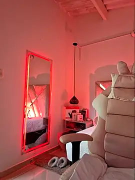 MariaPau 83 online show from November 18, 2025, 5:27 pm