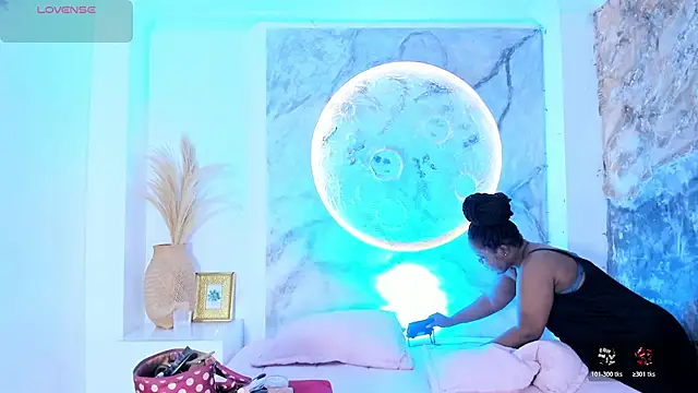 Rianamanson online show from April 11, 2026, 3:47 am