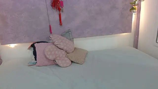 Sweetcristin online show from September 24, 2025, 1:02 am