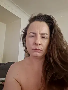 cristalines online show from October 1, 2025, 8:08 am