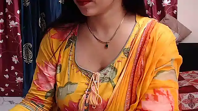 Snapshot of Naiaa-mylove chatting on July 10, 2026, 9:31 am Naiaa-mylove online show from July 10, 2026, 9:31 am