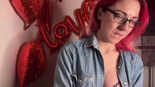 Nikky Divine online show from February 27, 2025, 8:09 pm