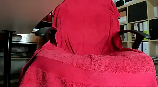 leccaleccafiga online show from March 13, 2025, 8:11 pm