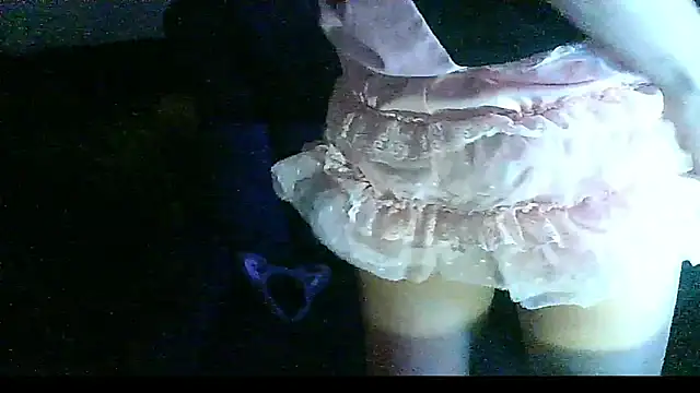 crystalxh online show from September 19, 2025, 9:52 pm