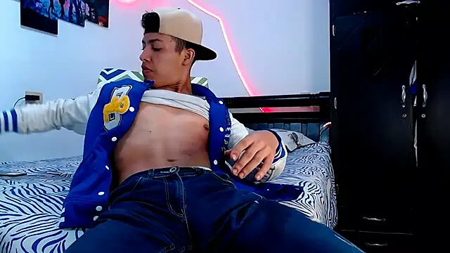 Snapshot of littleyork chatting on February 10, 2025, 11:57 am littleyork online show from February 10, 2025, 11:57 am