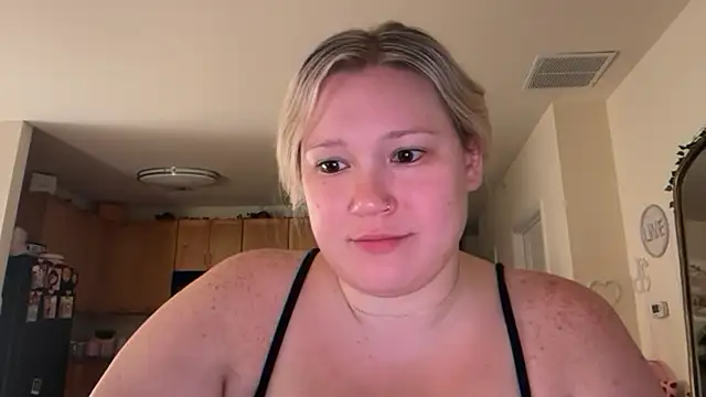 Snapshot of PiggyRose chatting on July 13, 2026, 2:00 am PiggyRose online show from July 13, 2026, 2:00 am