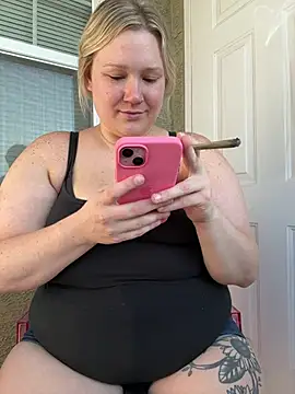 Snapshot of PiggyRose chatting on July 23, 2026, 10:17 pm PiggyRose online show from July 23, 2026, 10:17 pm
