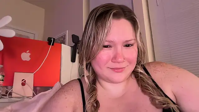Snapshot of PiggyRose chatting on June 20, 2026, 1:54 am PiggyRose online show from June 20, 2026, 1:54 am