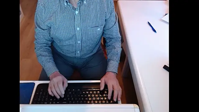 dutchpornking online show from March 3, 2026, 7:04 am