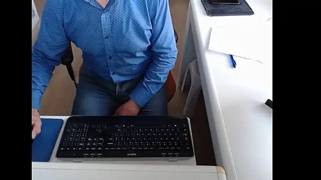 dutchpornking online show from September 15, 2025, 7:31 am