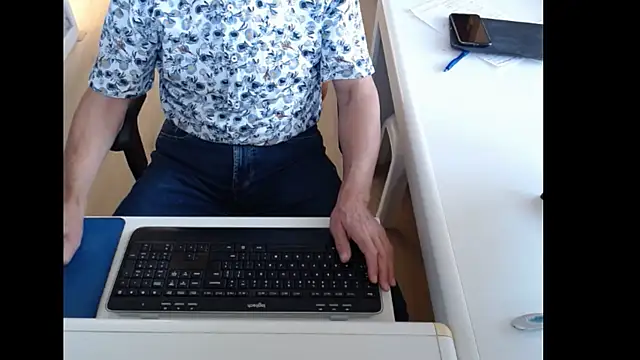 dutchpornking online show from September 28, 2025, 7:26 am