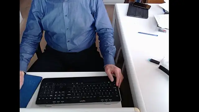 dutchpornking online show from November 24, 2025, 8:03 am