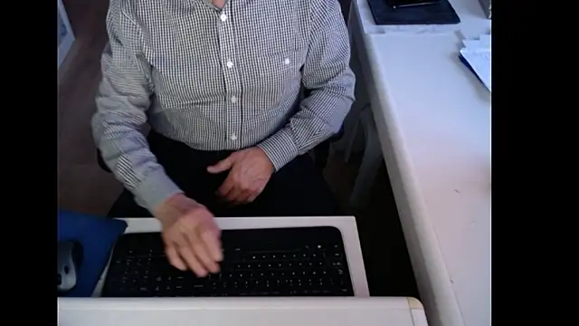 dutchpornking online show from February 5, 2026, 7:15 am