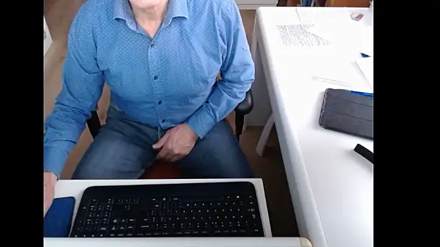 dutchpornking online show from October 28, 2025, 7:51 am