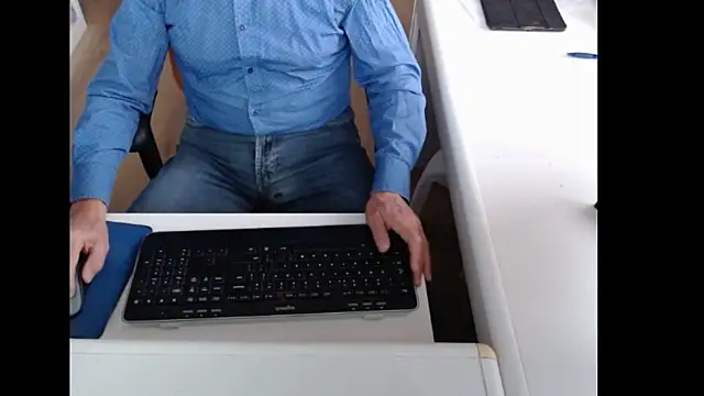 dutchpornking online show from October 7, 2025, 7:31 am