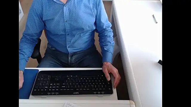 dutchpornking online show from September 12, 2025, 6:46 am