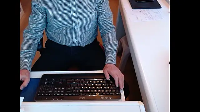 dutchpornking online show from March 10, 2026, 7:12 am