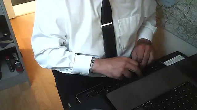 DUDURAxh online show from December 4, 2024, 1:14 pm