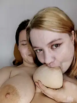 AriaCuteOh online show from November 13, 2025, 8:24 pm