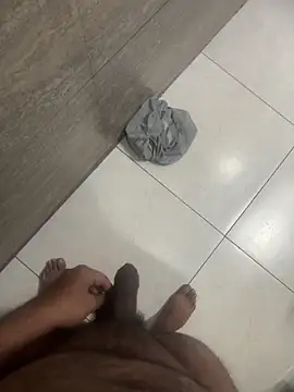 Snapshot of luciferdxm5 chatting on November 1, 2025, 3:13 am luciferdxm5 online show from November 1, 2025, 3:13 am