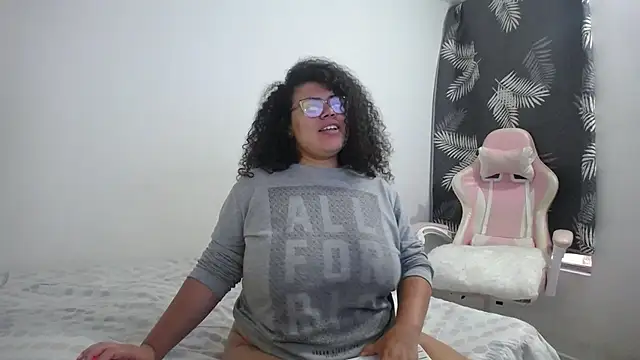 mabigomez00 online show from March 1, 2025, 11:17 am