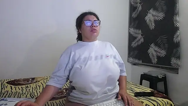 mabigomez00 online show from July 25, 2026, 9:17 am