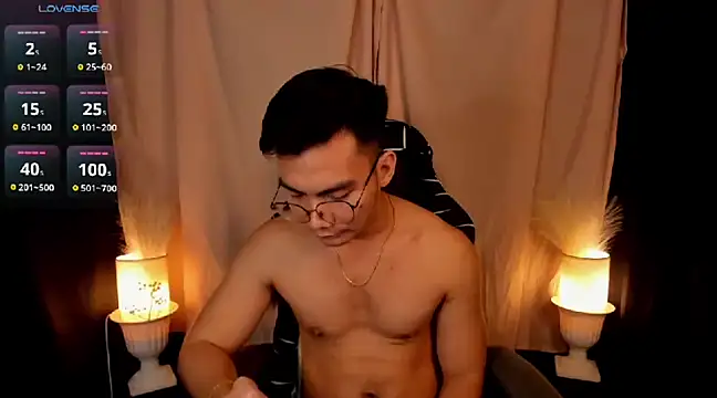 Snapshot of 000batman000 chatting on February 6, 2025, 5:57 am 000batman000 online show from February 6, 2025, 5:57 am