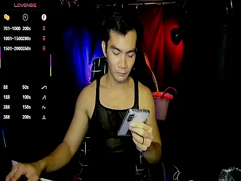 Snapshot of 000batman000 chatting on March 3, 2026, 2:02 pm 000batman000 online show from March 3, 2026, 2:02 pm