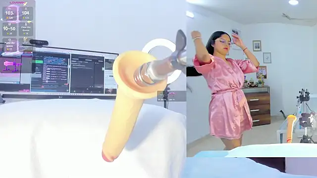 sofi velez online show from October 8, 2025, 5:13 pm