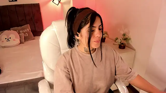 Catalinaa martinez online show from October 1, 2025, 3:11 am