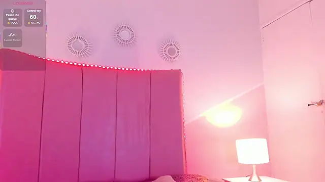 sofia castrillon online show from February 26, 2025, 3:57 am