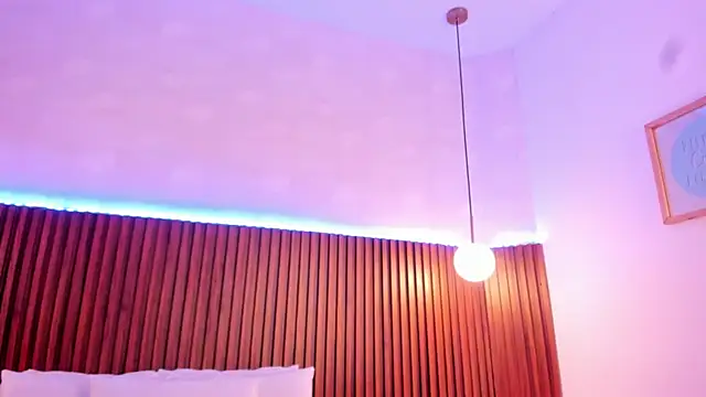 sofia castrillon online show from October 12, 2025, 12:28 pm