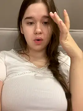 HornyGirlH online show from December 5, 2025, 2:00 am