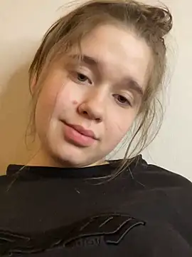 HornyGirlH online show from March 1, 2025, 4:15 am