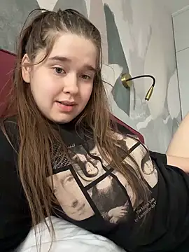 Snapshot of HornyGirlH chatting on May 31, 2026, 5:19 pm HornyGirlH online show from May 31, 2026, 5:19 pm