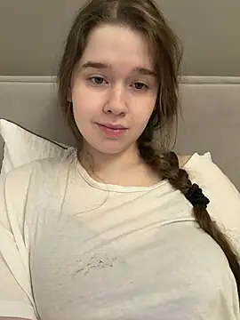 Snapshot of HornyGirlH chatting on May 2, 2026, 4:39 am HornyGirlH online show from May 2, 2026, 4:39 am