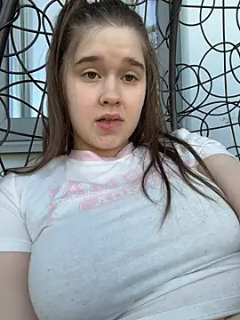 Snapshot of HornyGirlH chatting on May 22, 2026, 5:22 pm HornyGirlH online show from May 22, 2026, 5:22 pm