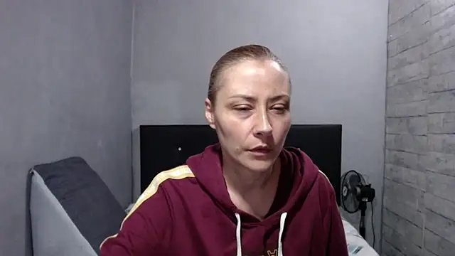 cataanderson  online show from April 7, 2026, 10:50 am