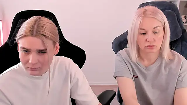 hotblonds online show from March 21, 2025, 10:39 am