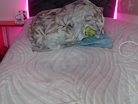 danypalmer online show from March 17, 2025, 2:52 am