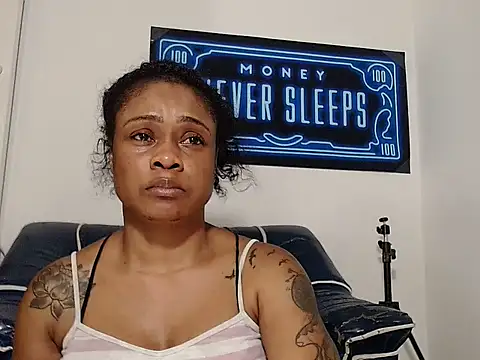 alexiaao9 online show from April 12, 2026, 4:27 am