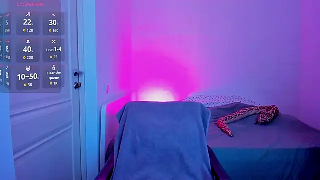 BritneyHall online show from September 25, 2025, 8:42 am