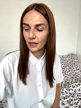 BritneyHall online show from October 20, 2025, 7:09 am