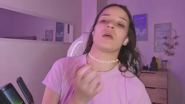 Amaia Daniells online show from October 2, 2025, 3:32 am