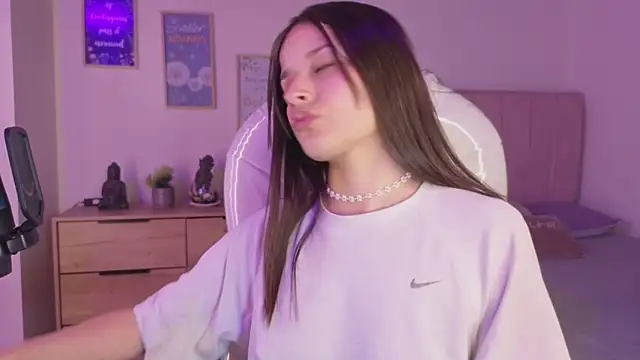 Amaia Daniells online show from November 9, 2025, 4:05 am